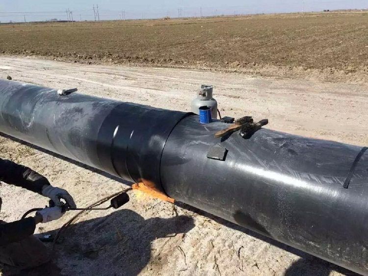 Le manchon thermorétractable soudable roule le pipeline terrestre